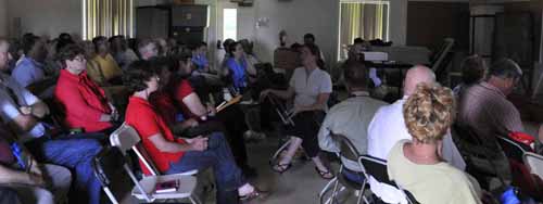 © Jennifer Singleton – Please do not copy or save without permission the CMA's Katharine Magruder gave a well-attended talk on choosing appropriate carriage colors; the lights in the room were turned off so the colors in her samples and slides would look more accurate