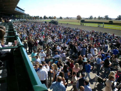 Keeneland crowd